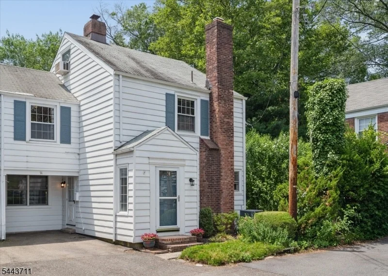Unit for sale at 14 Bancroft Pl, Fair Lawn Boro, NJ 07410-3508