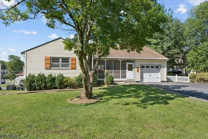 Unit for sale at 105 Parsippany Rd, Hanover Twp., NJ 07981-1109