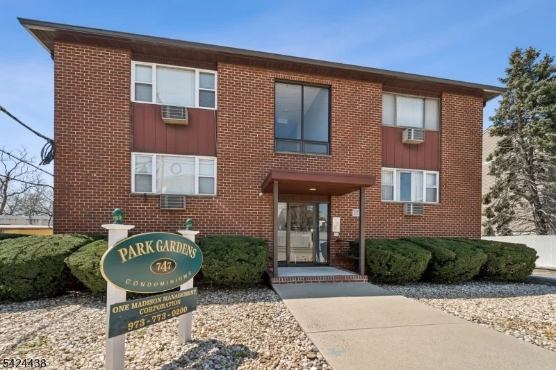 Unit for sale at 747 Riverside Ave, Lyndhurst Twp., NJ 07071-3041