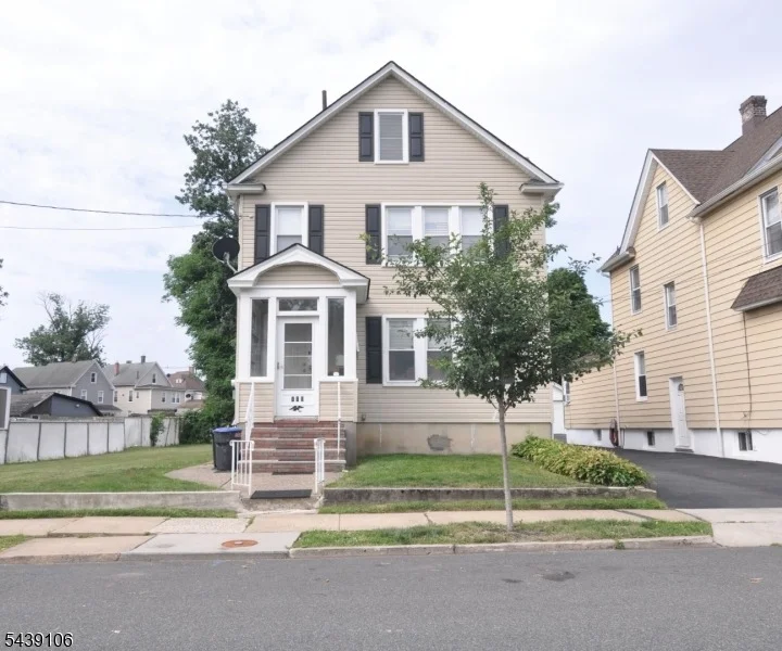Unit for sale at 119 Winslow Pl, Garwood Boro, NJ 07027-1130