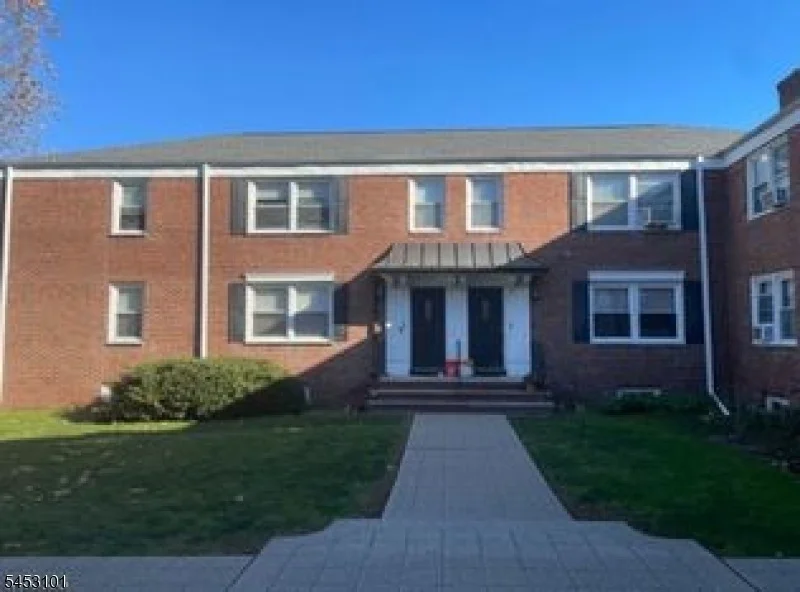 Unit for sale at 412 Morris Aveunit4, Summit City, NJ 07901-1533