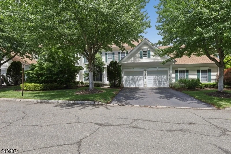 Unit for sale at 122 White Pine Ct, Paramus Boro, NJ 07652-1341