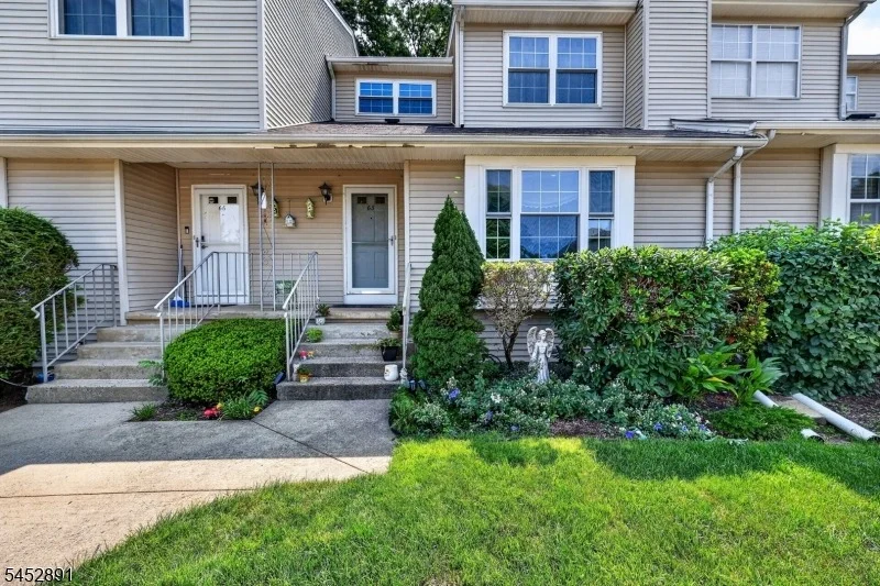 Unit for sale at 65 Freemont Ct, Franklin Twp., NJ 08873-4707
