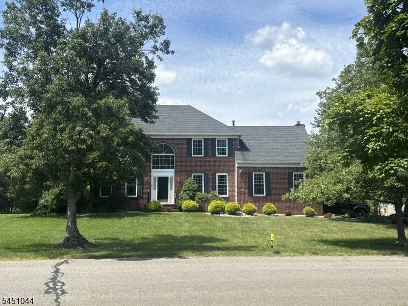 Unit for sale at 8 Stiles Ln, Franklin Twp., NJ 08823-1749