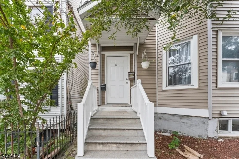 Unit for sale at 101 Lafayette St, Paterson City, NJ 07501-1109