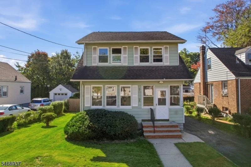 Unit for sale at 428 E 4Th Ave, Roselle Boro, NJ 07203-1429