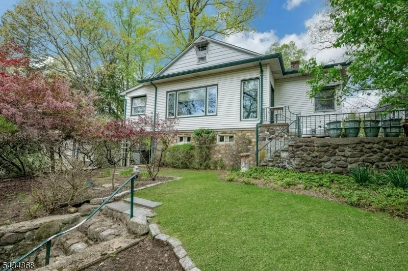 Unit for sale at 123 Reservoir Dr, Boonton Town, NJ 07005-2058