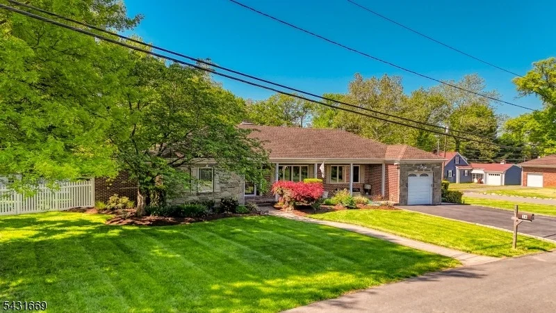 Unit for sale at 14 Taylor Dr, New Brunswick City, NJ 08901-1515