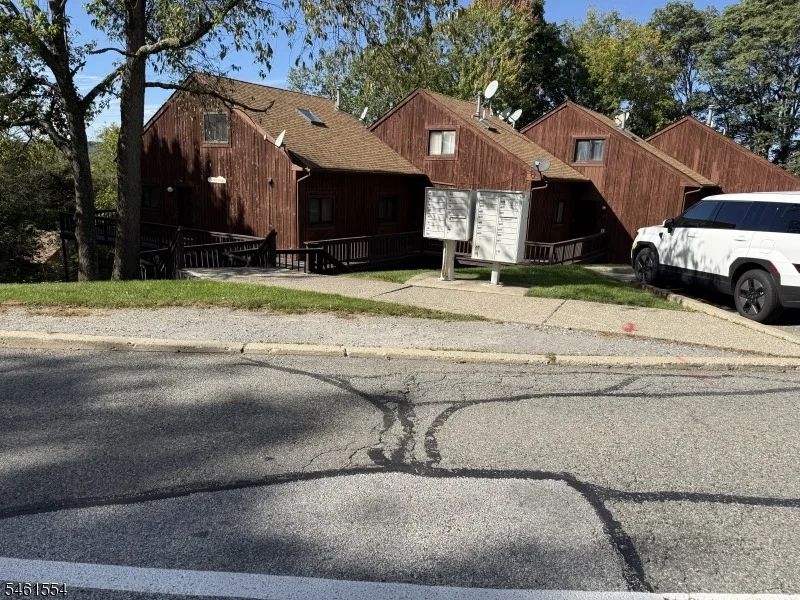 Unit for sale at 11 Great Gorge Dr, Vernon Twp., NJ 07462