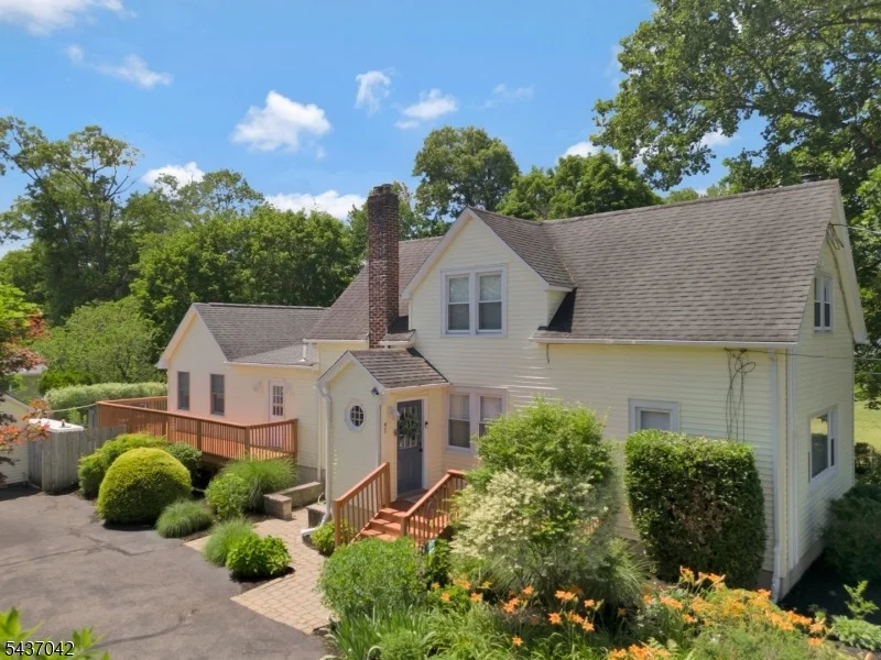 Unit for sale at 41 Washington Ave, Franklin Twp., NJ 08873