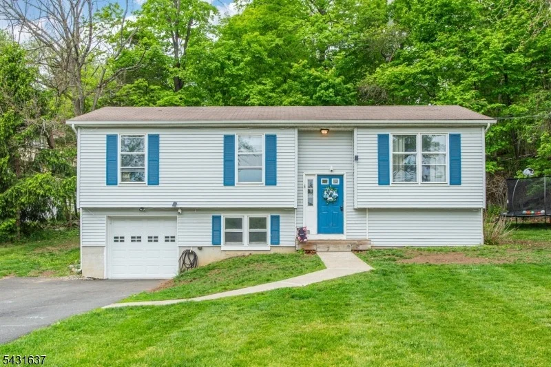 Unit for sale at 5 Valley Dr W, Vernon Twp., NJ 07418