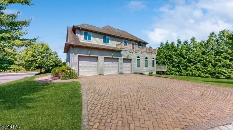 Unit for sale at 1 White Oak Ct, Hardyston Twp., NJ 07419-1299