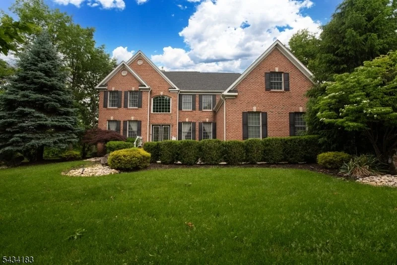Unit for sale at 4 Windy Hill Rd, Green Brook Twp., NJ 08812-1856