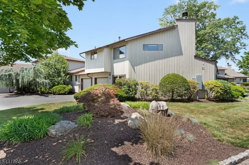 Unit for sale at 250 Ridgedale Ave Unit V1, Florham Park Boro, NJ 07932-1319