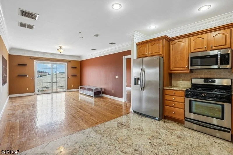 Unit for sale at 411 Chestnut St, Newark City, NJ 07105-2499