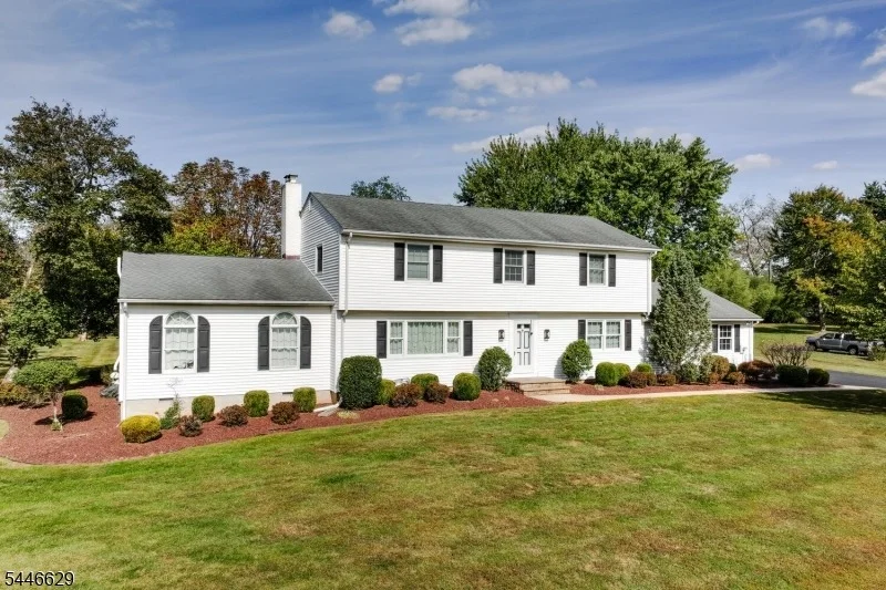 Unit for sale at 110 Hill Top Ln, Branchburg Twp., NJ 08853-4148