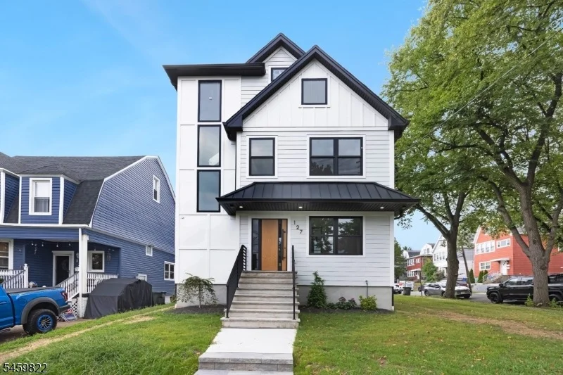 Unit for sale at 127 Washington Ave, Rutherford Boro, NJ 07070-1508