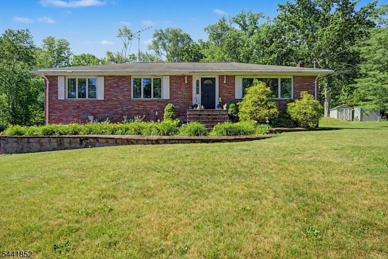 Unit for sale at 10 Rita Ln, Jefferson Twp., NJ 07438-9836