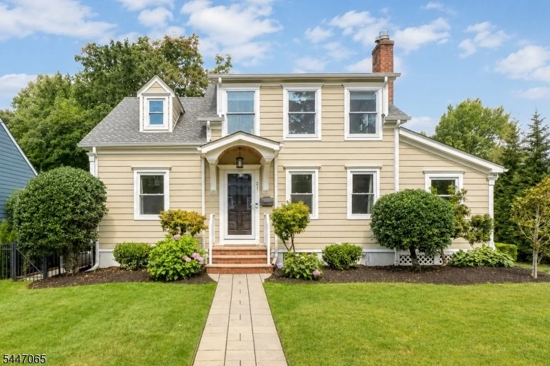 Unit for sale at 21 Duchamp Pl, Chatham Boro, NJ 07928-2603