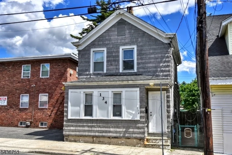 Unit for sale at 134 N 8Th St, Paterson City, NJ 07522-1207