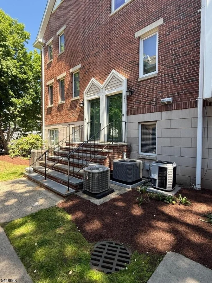 Unit for sale at 56 Ridgedale Ave, Morristown Town, NJ 07960-9418