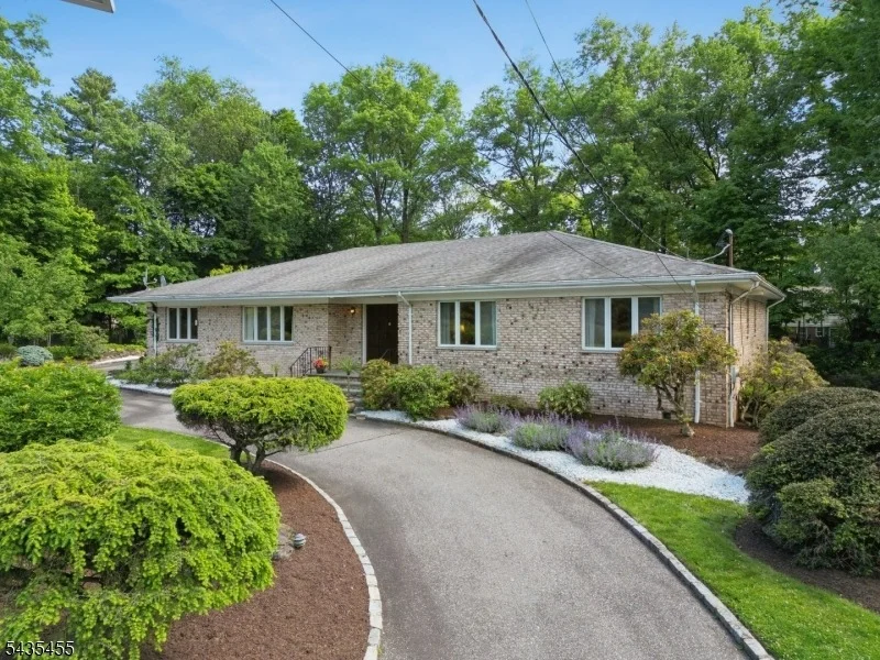 Unit for sale at 107 Arverne Rd, West Orange Twp., NJ 07052-3102