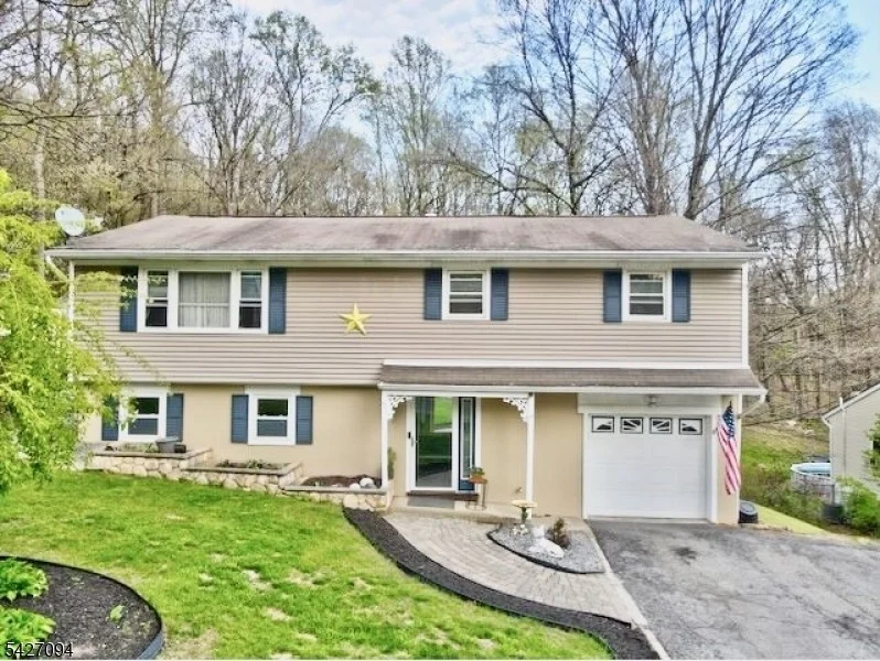 Unit for sale at 51 Lounsberry Hollow Rd, Vernon Twp., NJ 07461-4916