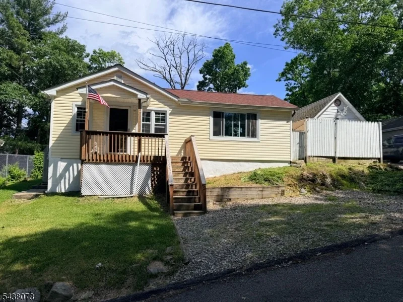 Unit for sale at 3 Adams Trl, Hopatcong Boro, NJ 07843-1202