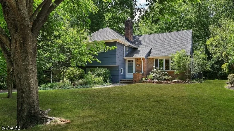 Unit for sale at 738 Boulevard, Westfield Town, NJ 07090-3212