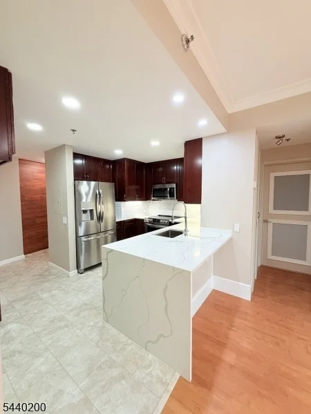 Unit for sale at 1 Carriage City Plz, Rahway City, NJ 07065-5179