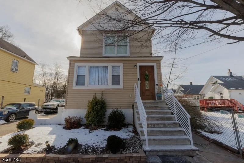 Unit for sale at 265 E Stearns St, Rahway City, NJ 07065-4925