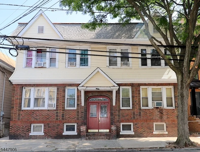 Unit for sale at 287 New York Ave, Newark City, NJ 07105-2733