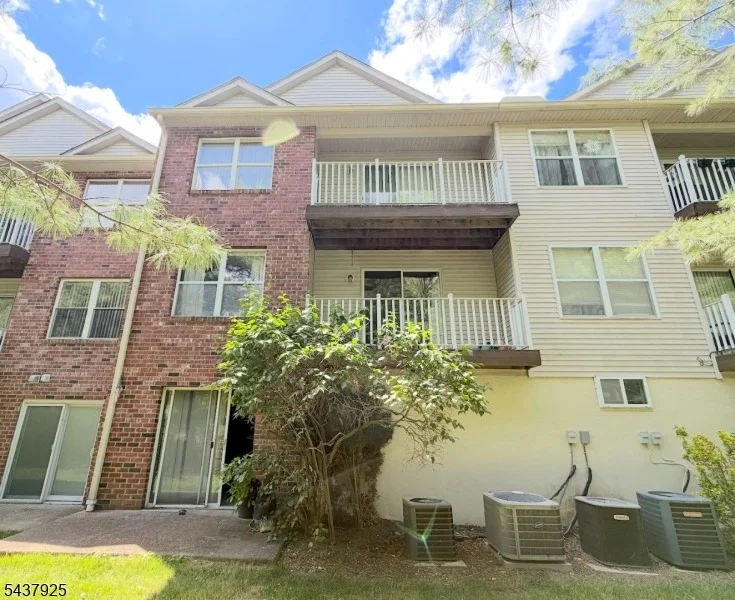Unit for sale at 17 Millie Ln, East Hanover Twp., NJ 07936-3427