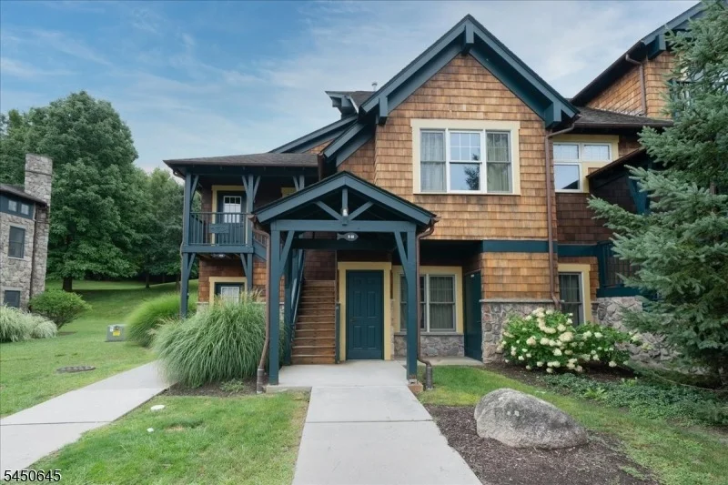 8 Maple Crescent