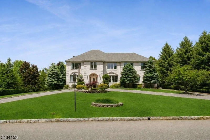 Unit for sale at 1 Winchester Dr, Scotch Plains Twp., NJ 07076-2724