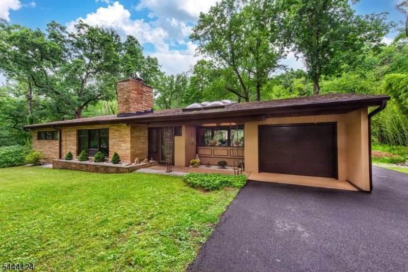 Unit for sale at 76 Mount Pleasant Tpke, Denville Twp., NJ 07834-9537