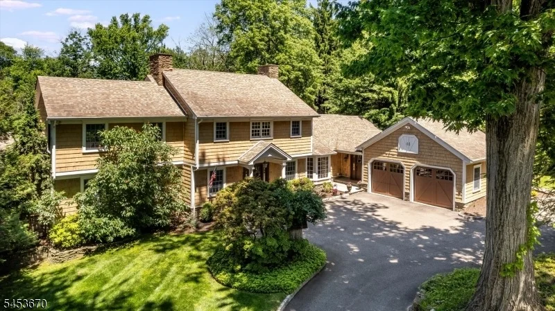 Unit for sale at 7 Farmstead Rd, North Caldwell Boro, NJ 07006-4305