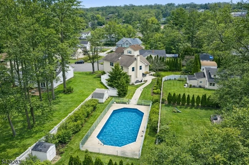 Unit for sale at 40 Catherine Ct, Cedar Grove Twp., NJ 07009-1946