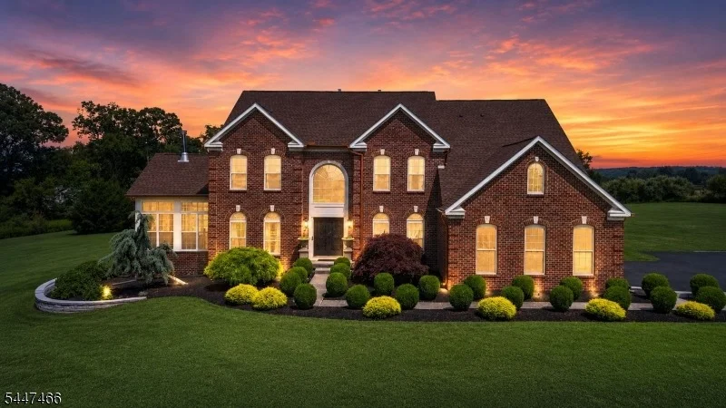 Unit for sale at 3 Surrey Way, Alexandria Twp., NJ 08867-5177