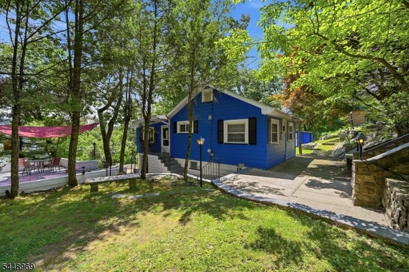 Unit for sale at 8 Stony Trail, Greenwood Lake, NY 10925