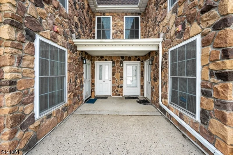 Unit for sale at 123 Chariot Ct, Piscataway Twp., NJ 08854-6668