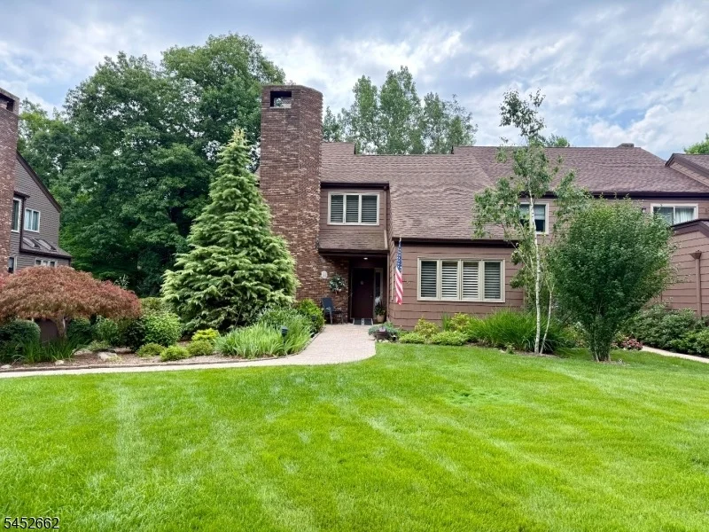 Unit for sale at 9 Grist Mill Run, Mahwah Twp., NJ 07430-2241