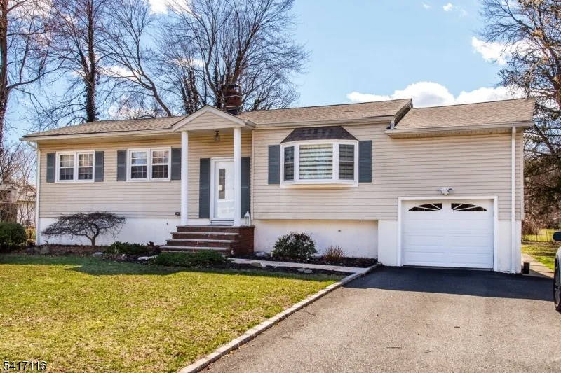 Unit for sale at 29 Long Acres Rd, Fairfield Twp., NJ 07004-1220