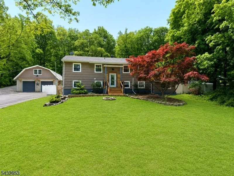 Unit for sale at 27 Grandview Ave, Jefferson Twp., NJ 07460-1903