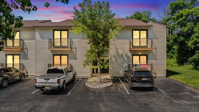 Unit for sale at 313 Spruce Hills Dr, Glen Gardner Boro, NJ 08826-3702
