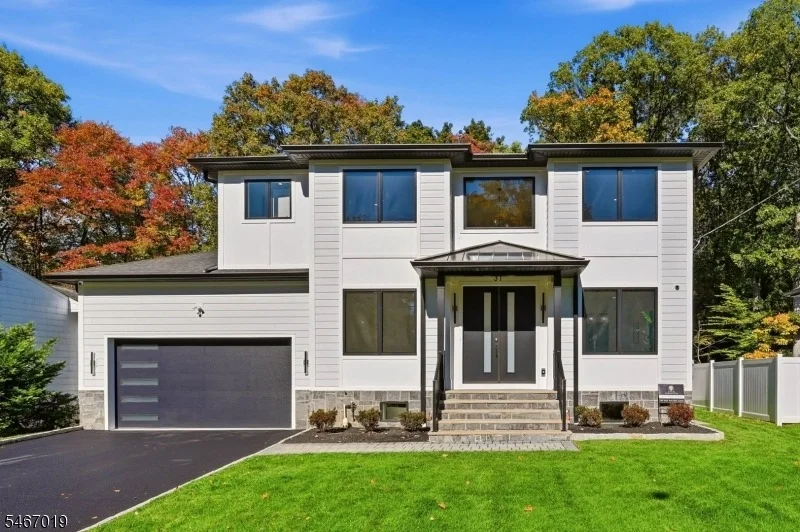 Unit for sale at 31 Ashwood Dr, Livingston Twp., NJ 07039-2218