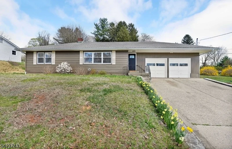 Unit for sale at 16 Lingert Ave, Clinton Town, NJ 08809-1219