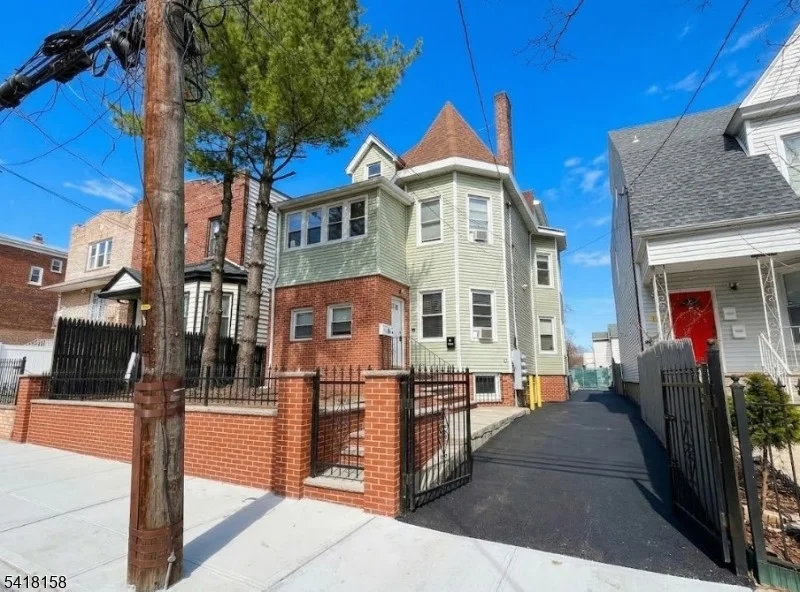 Unit for sale at 237 6Th Ave, Newark City, NJ 07107-2278