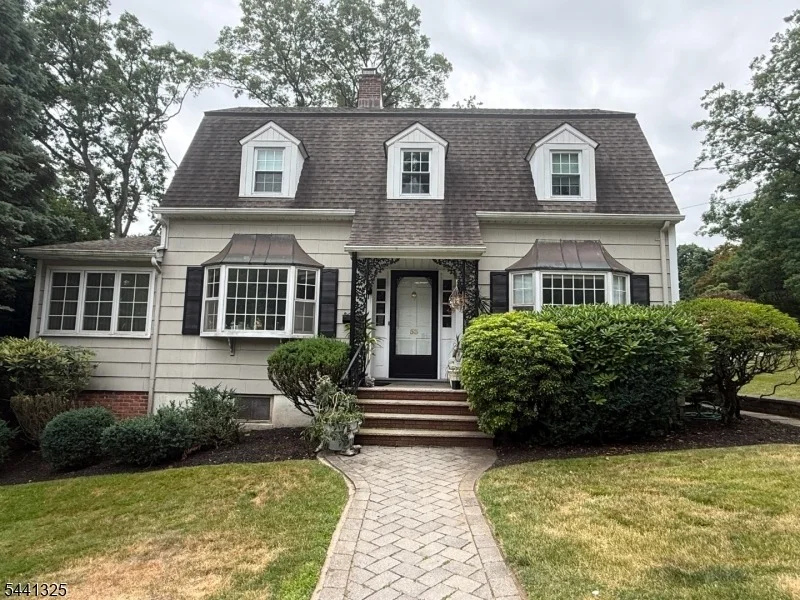 Unit for sale at 53 Howard St, Verona Twp., NJ 07044-1211