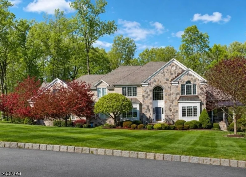 Unit for sale at 9 Edgewood Ter, Randolph Twp., NJ 07869-2821